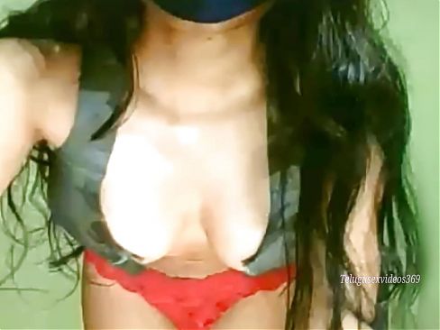 Telugu young girl romantic nude show natural beauty. shining boobs 